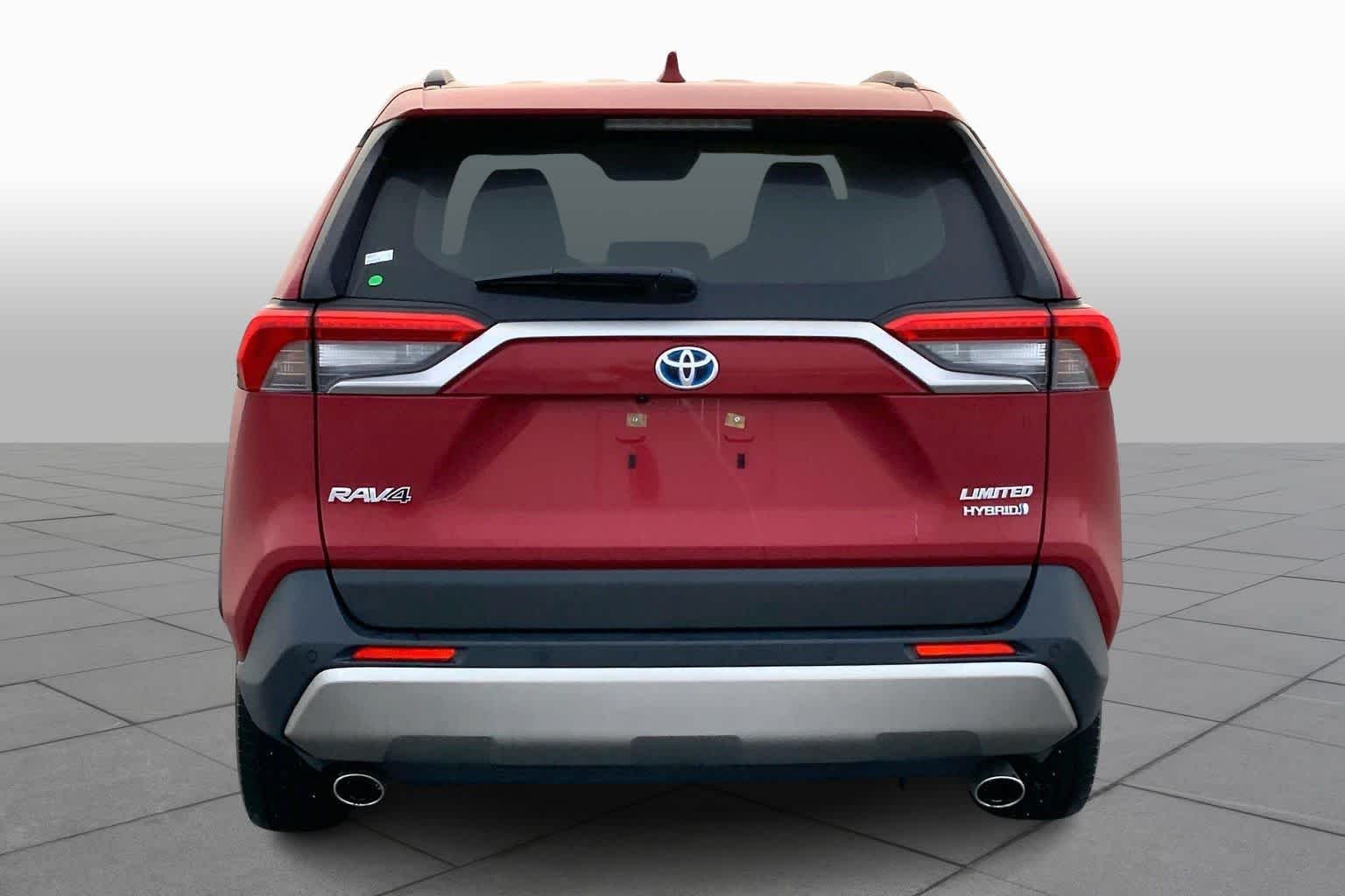 View vehicle photo 5