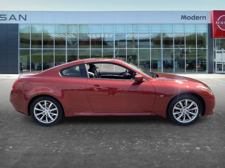 Used 2014 Venetian Ruby INFINITI Base image 4