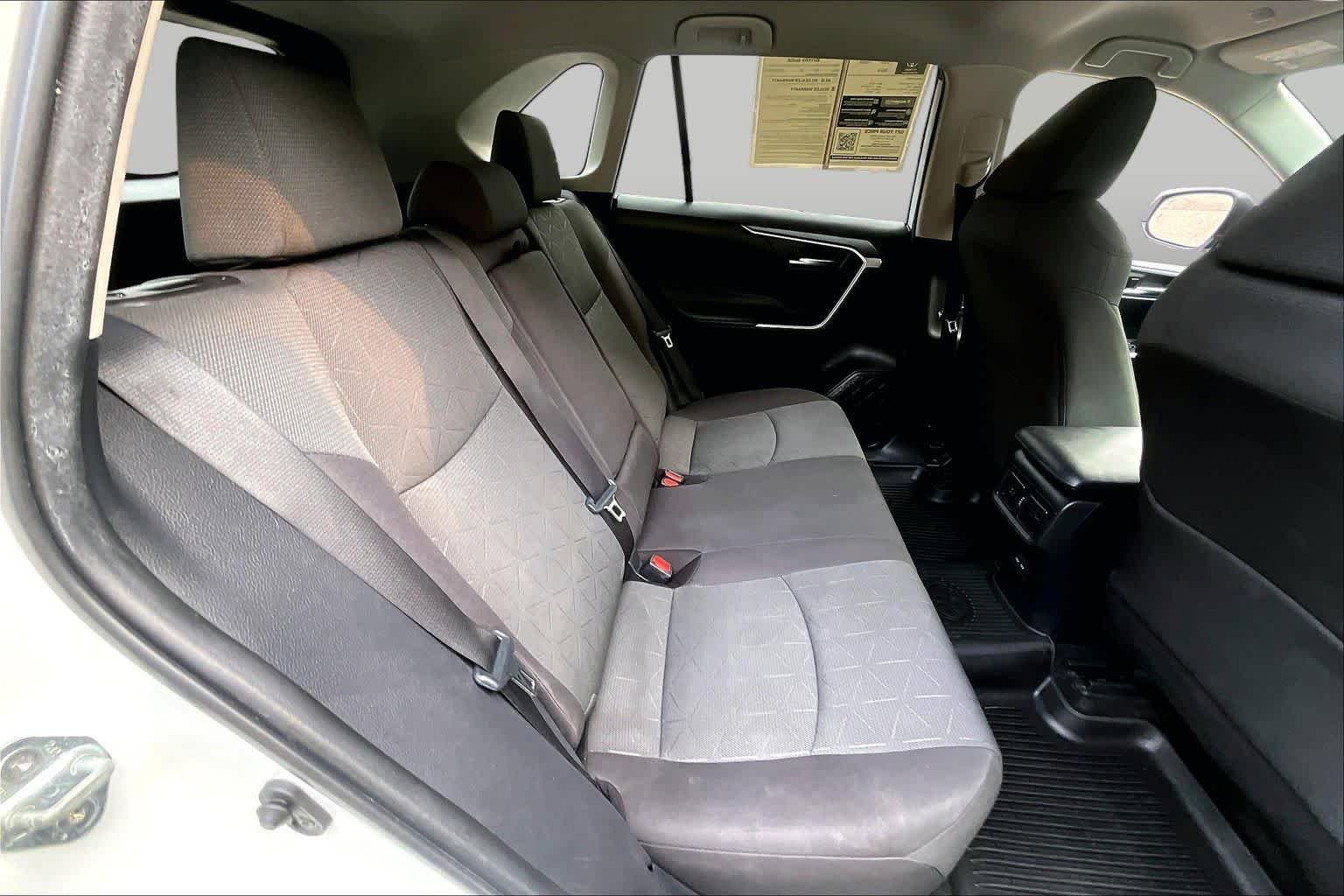 2023 Toyota RAV4 XLE - Photo 18