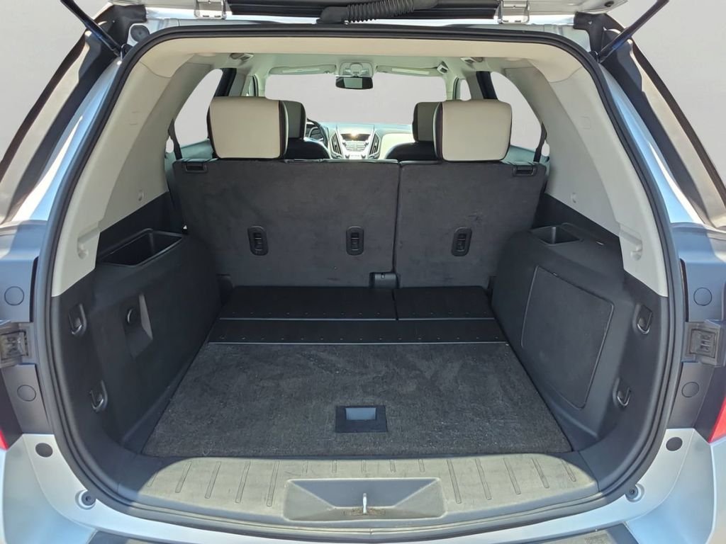 Used 2011 Silver Chevrolet LT image 7