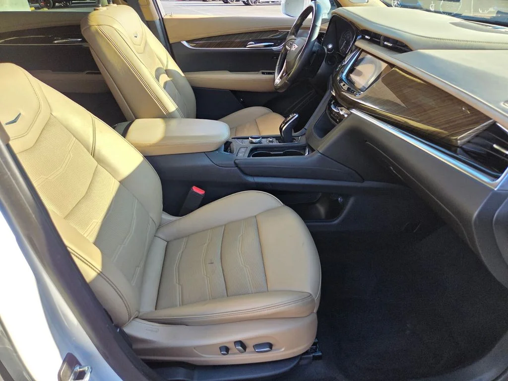 Used 2020 White Cadillac Premium Luxury image 22