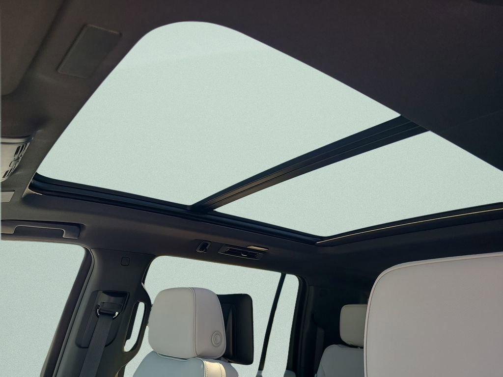2026 Chevrolet Suburban Premier - Photo 17