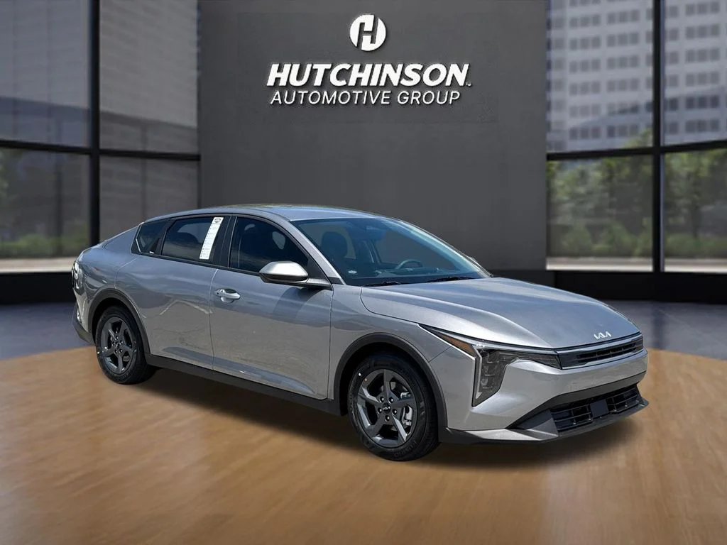2026 Kia K4 LXS AT's photo