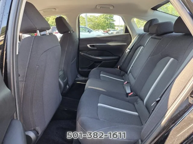 Used 2024 Black Hyundai SEL image 10