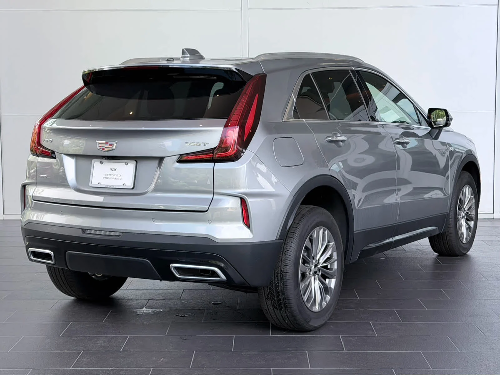 2024 Cadillac XT4 Premium Luxury - Photo 4