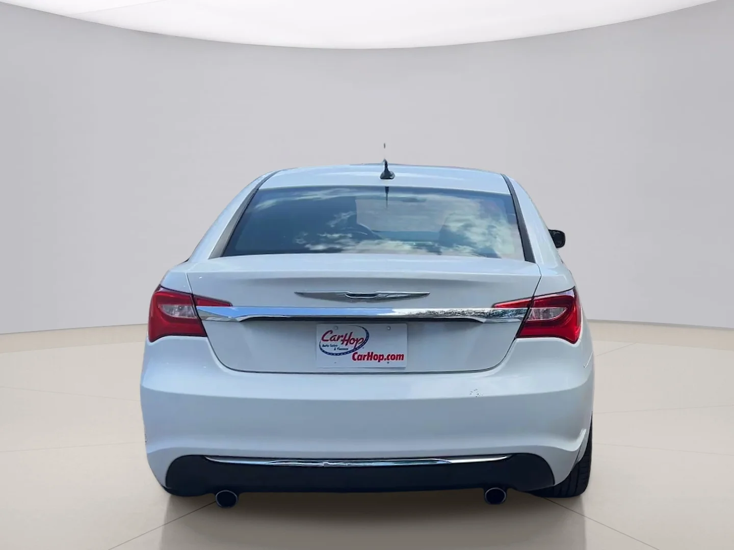 Used 2014 White Chrysler LIMITED image 4