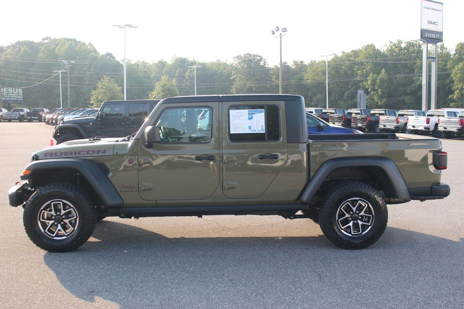 Used 2025 Green Jeep Rubicon image 4