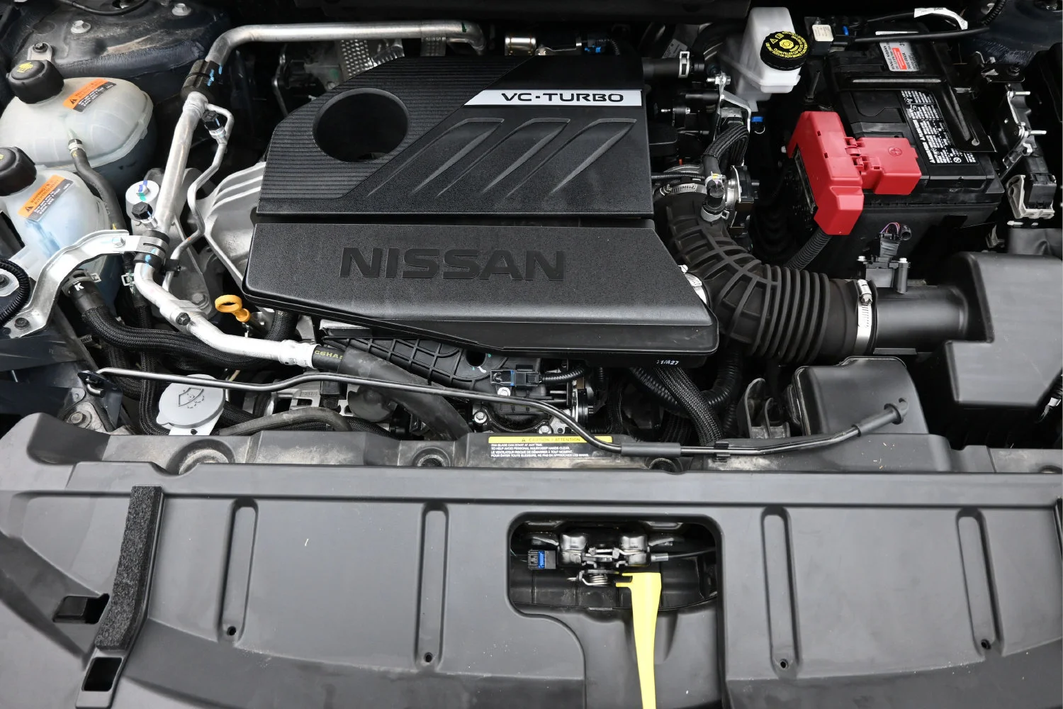 Used 2025 Deep Ocean Blue Nissan SV image 8