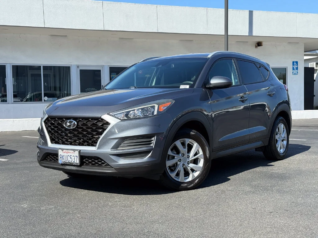 Used 2019  Hyundai Value image 2