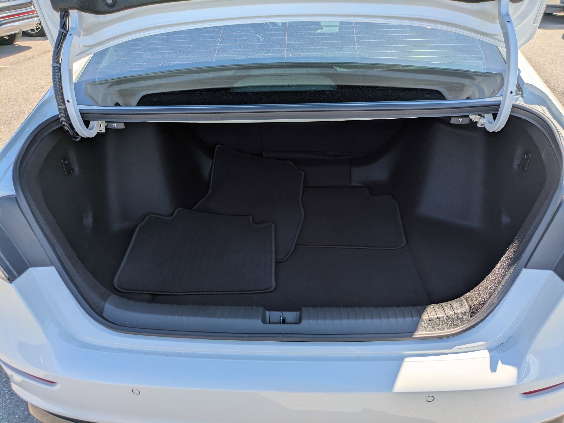Used 2023 White Honda Touring image 30