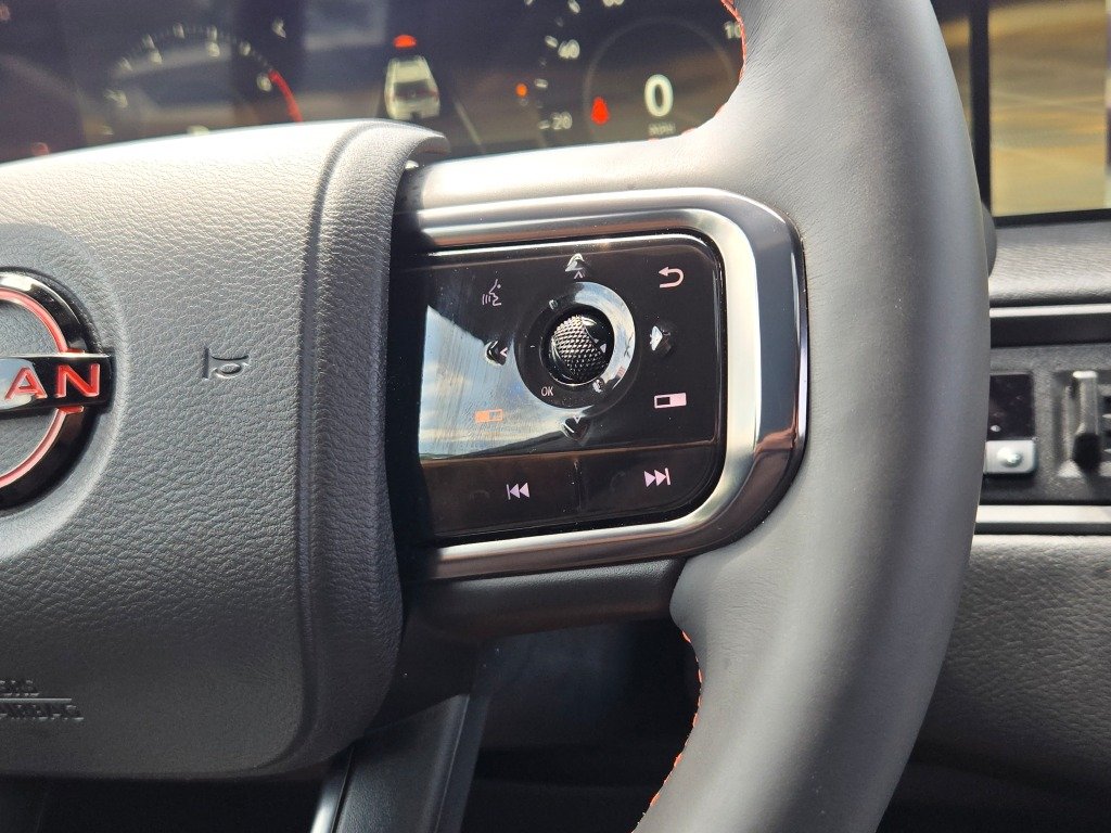 Used 2026 White Nissan PRO-4X image 31