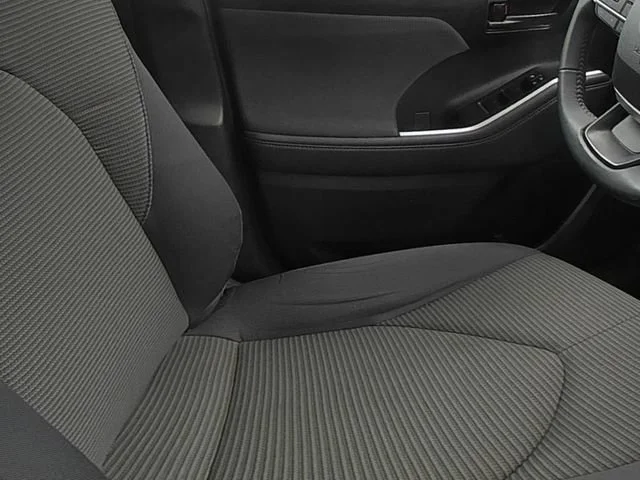 2022 Toyota Highlander LE - Photo 37