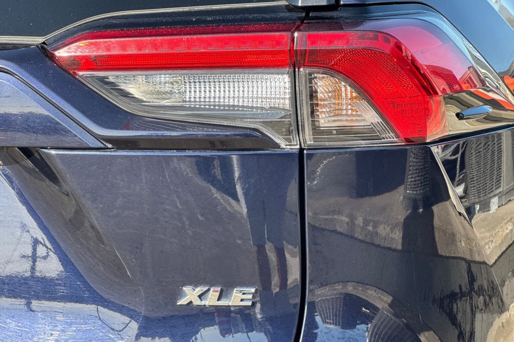 Used 2025  Toyota XLE image 35