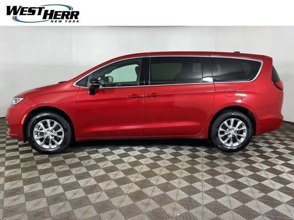 Used 2026 Red Hot Pearlcoat Chrysler Select AWD image 53
