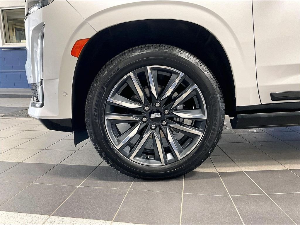 Used 2024 White Cadillac Sport Platinum image 7