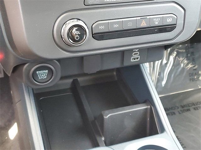 New 2025 Carbonized Gray Metallic Ford Lobo™ image 10