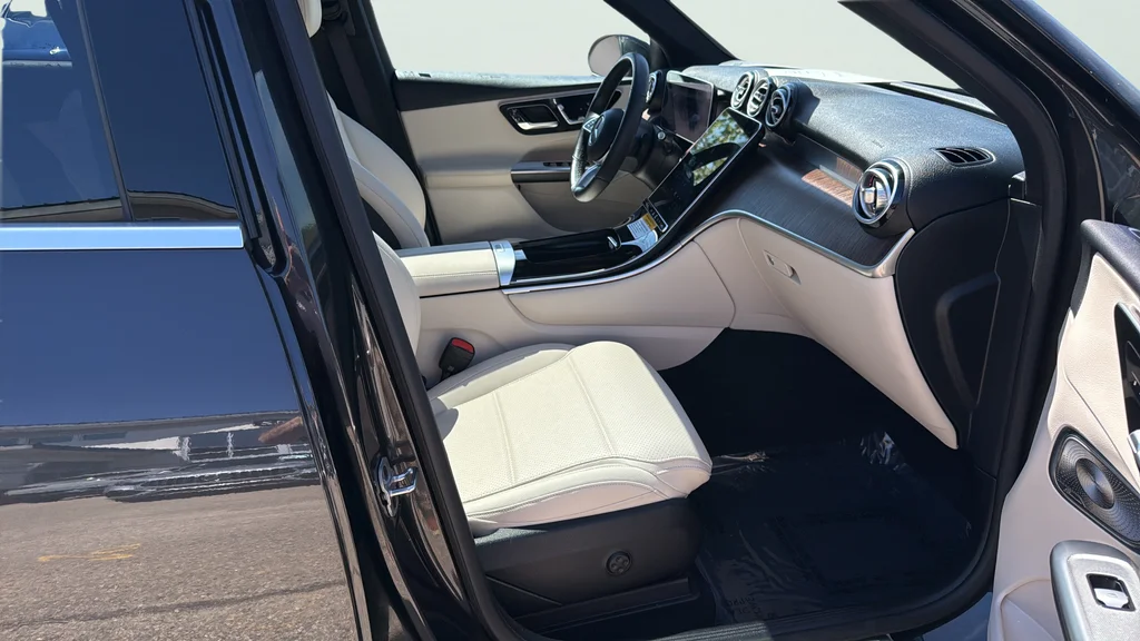 Used 2026 Gray Mercedes-Benz GLC 300 image 22