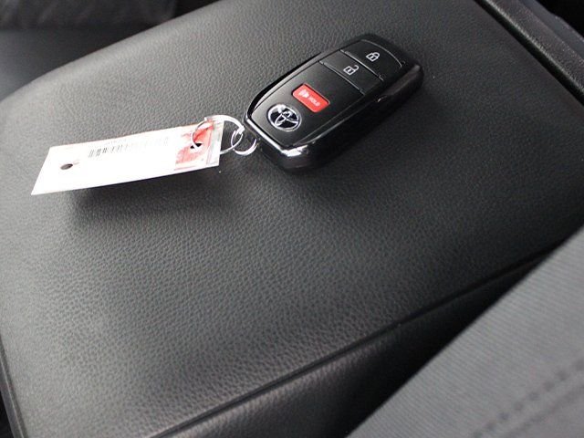 2026 Toyota Tacoma SR5 - Photo 12