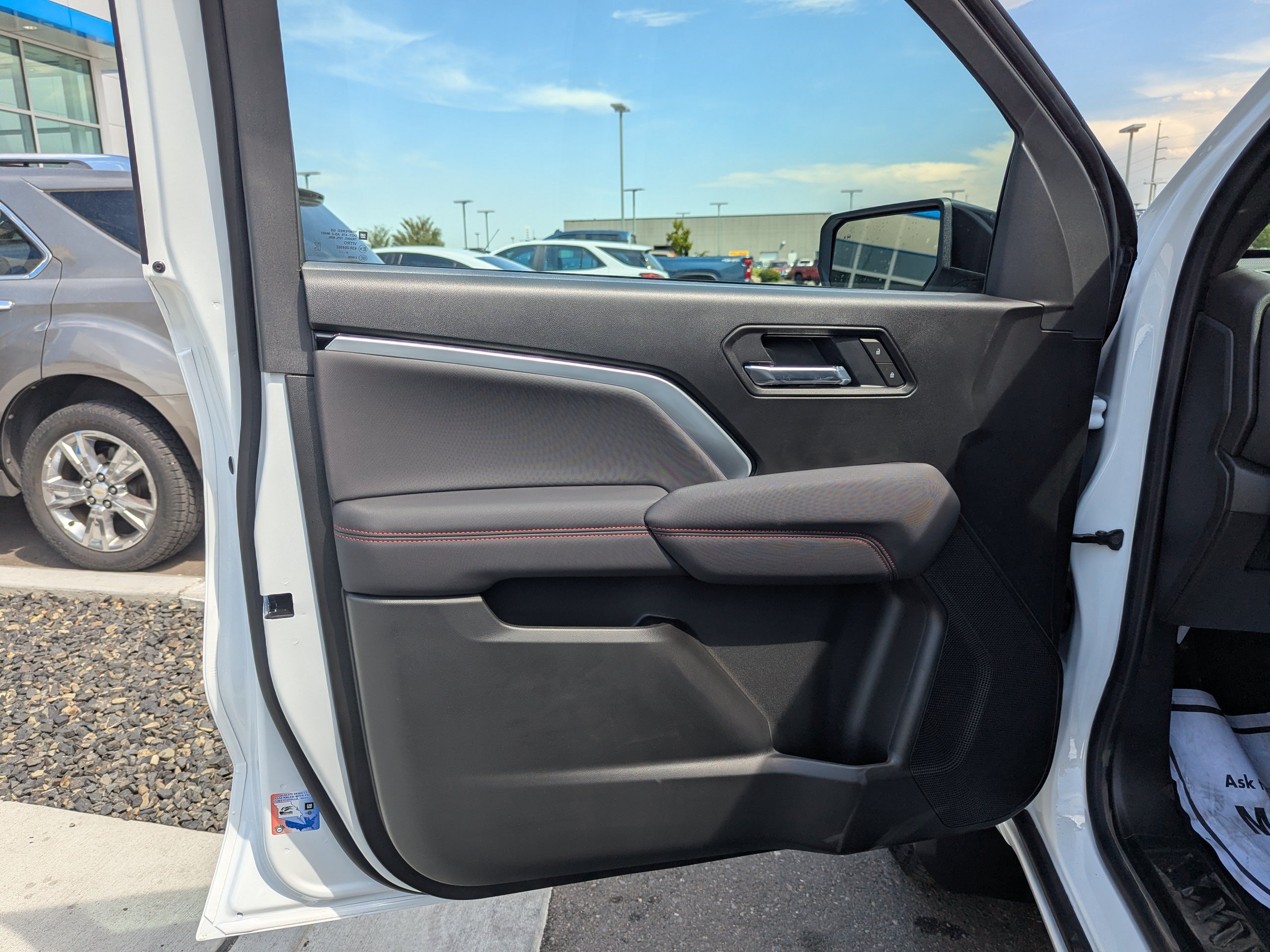 2026 Chevrolet Colorado Z71 - Photo 9