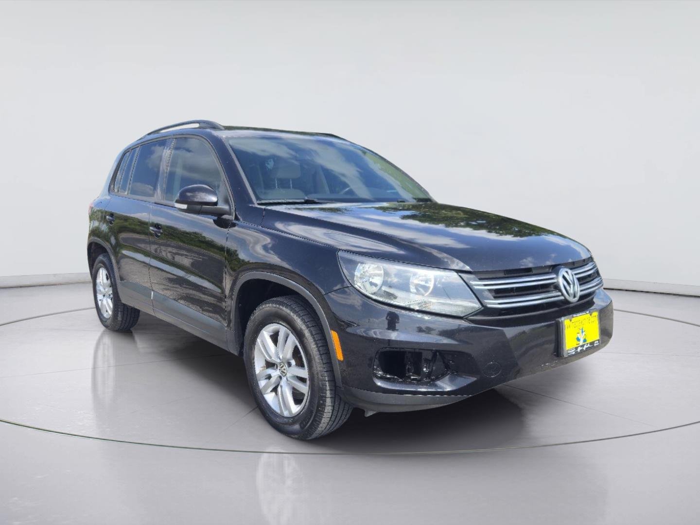 Used 2017  VOLKSWAGEN  image 7