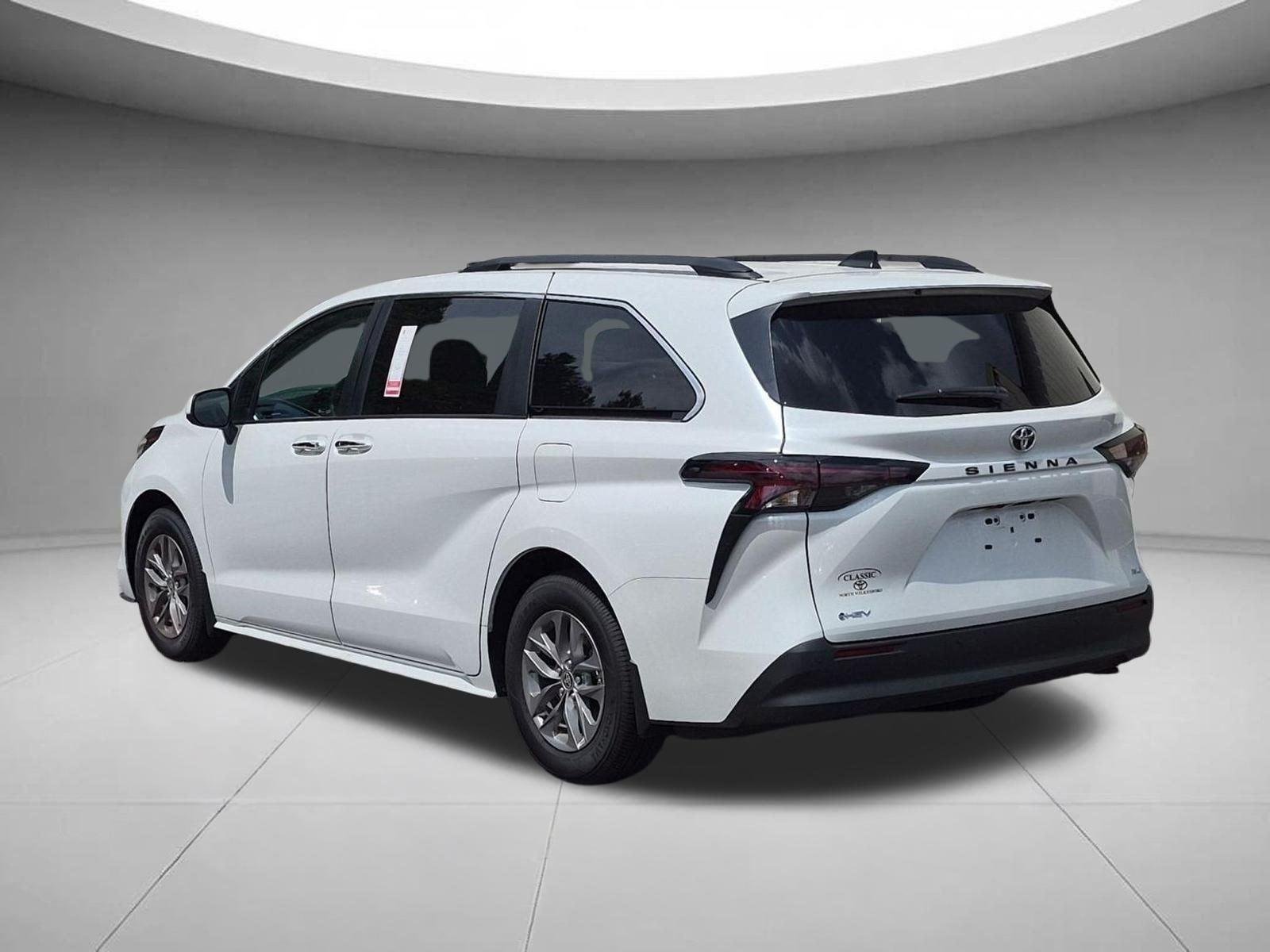 Used 2026 Wind Chill Pearl Toyota XLE image 3