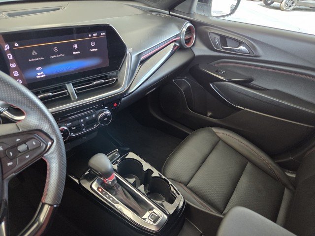 Used 2025 Summit White Chevrolet 2RS image 25