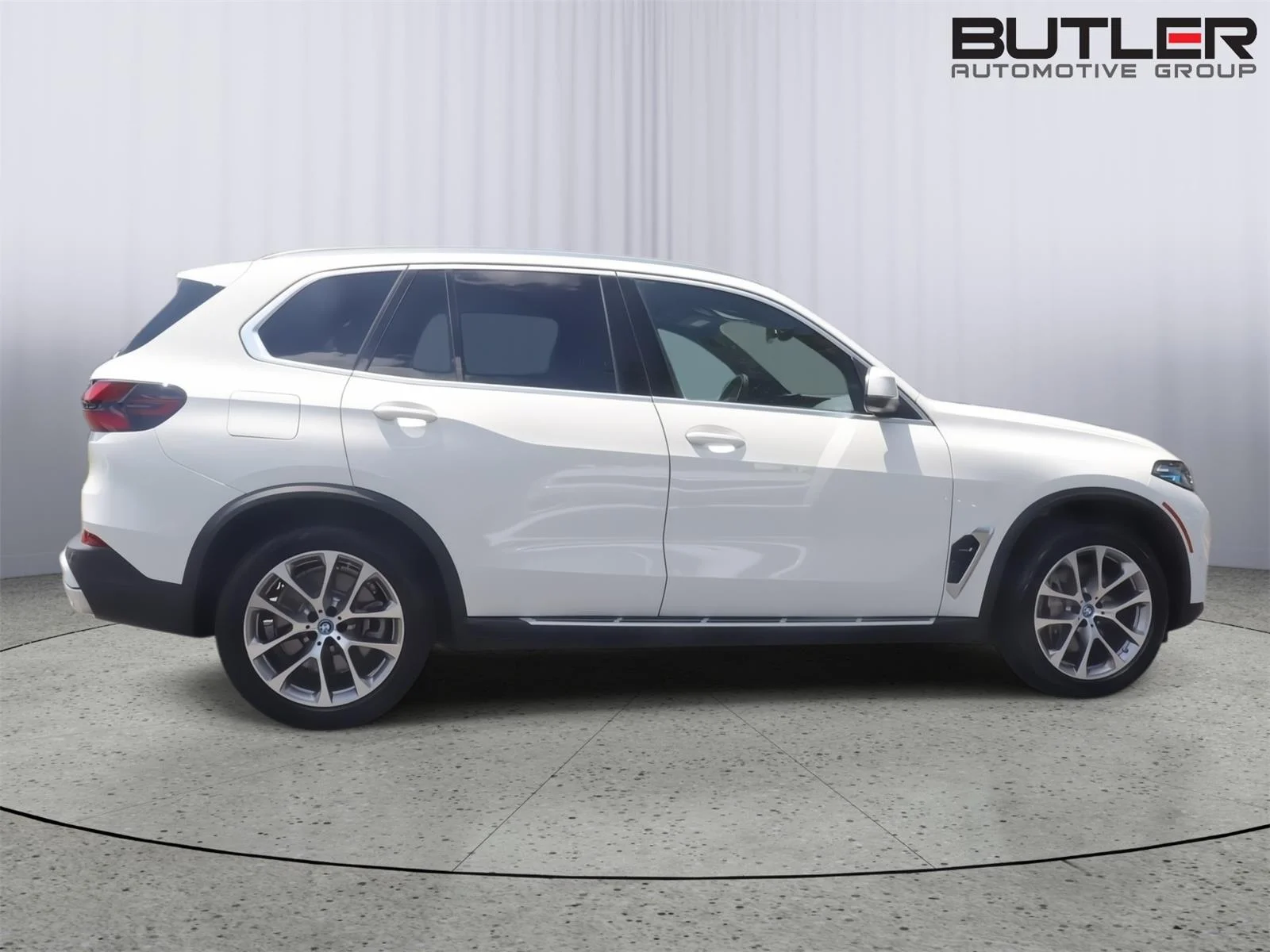 Used 2024 Alpine White BMW xDrive50e image 7