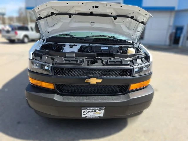 New 2026 Summit White Chevrolet WT image 10