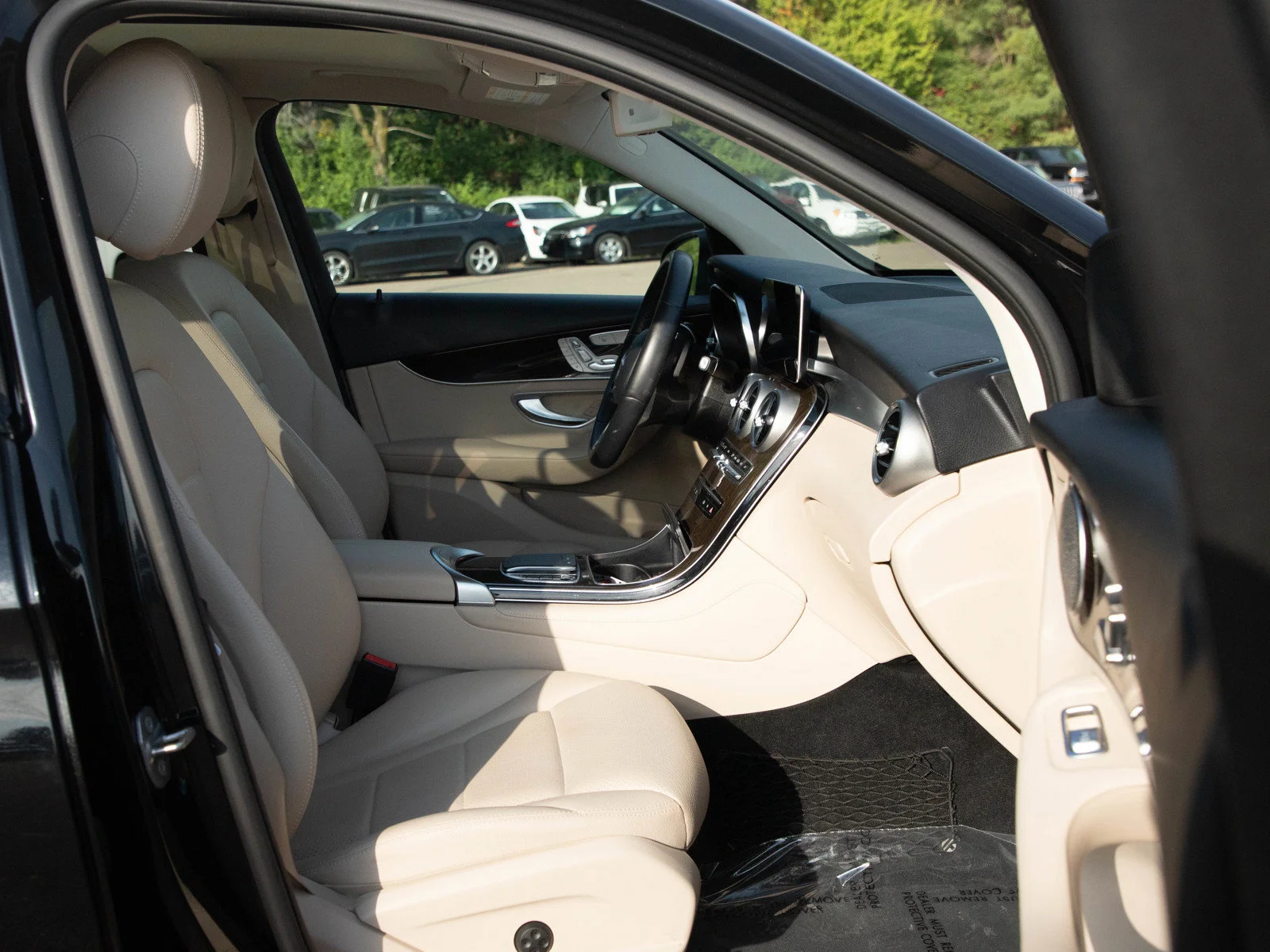 Used 2020 Black Mercedes-Benz GLC 300 4MATIC® SUV image 9