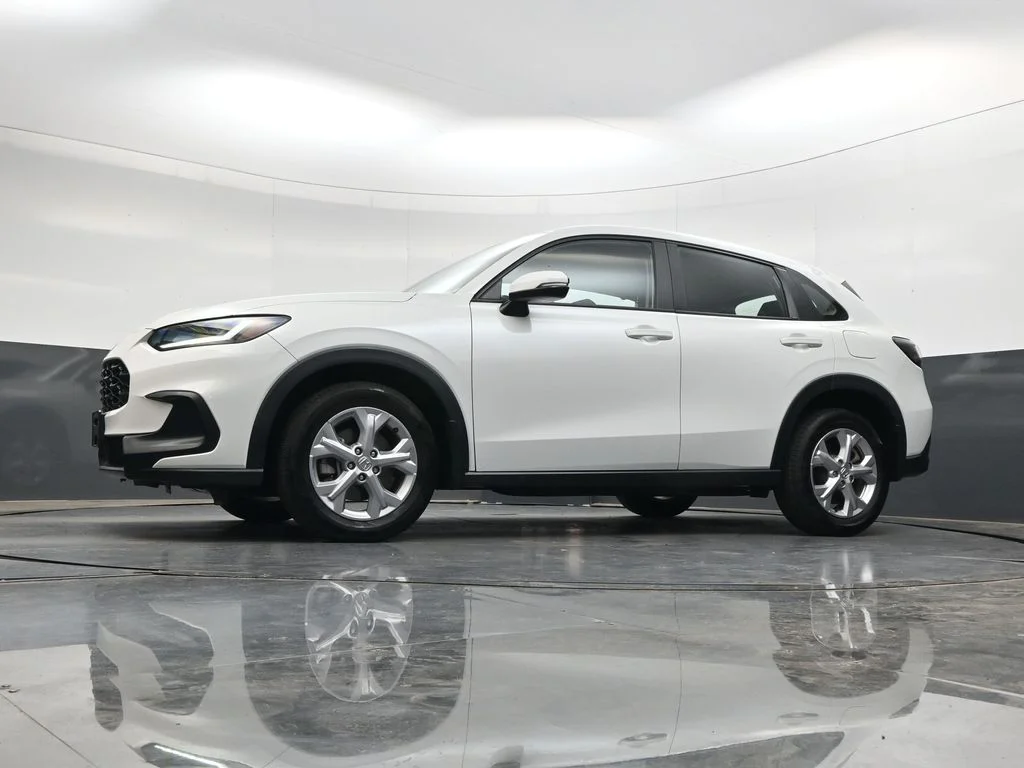 Used 2023 Platinum White Pearl Honda LX image 32
