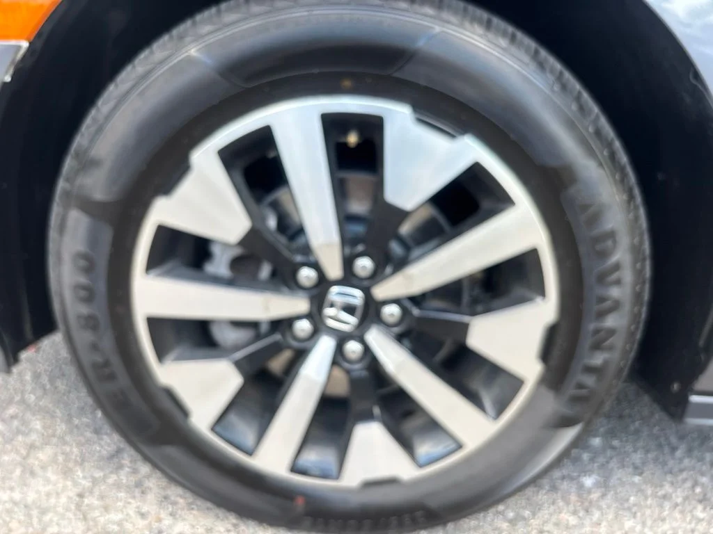 Used 2025 Gray Honda EX-L image 30