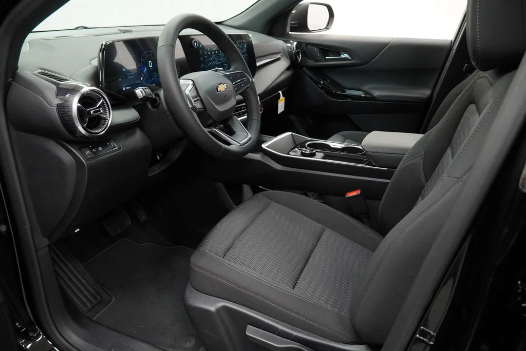 2027 Chevrolet Equinox LT - Photo 11