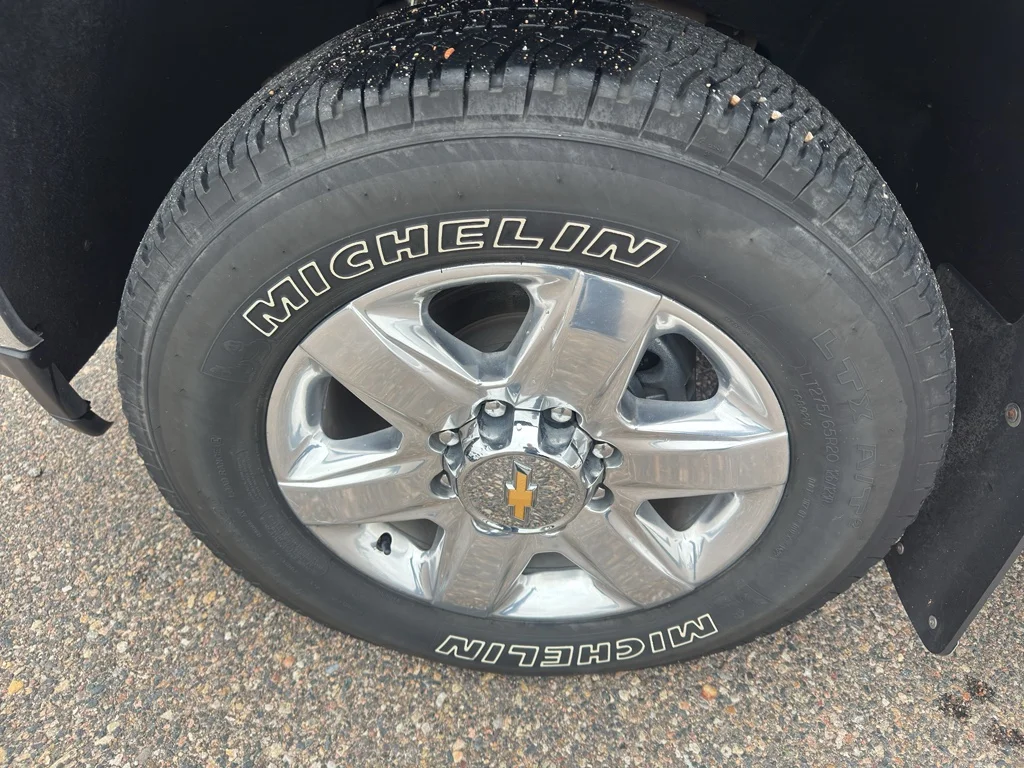 Used 2021 SUMMIT WHITE Chevrolet LTZ image 30