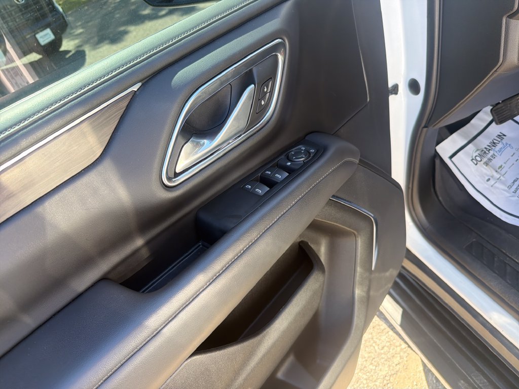 Used 2022 White Chevrolet LS image 12