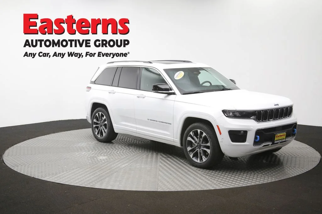 Used 2022 White Jeep Overland 4xe image 53