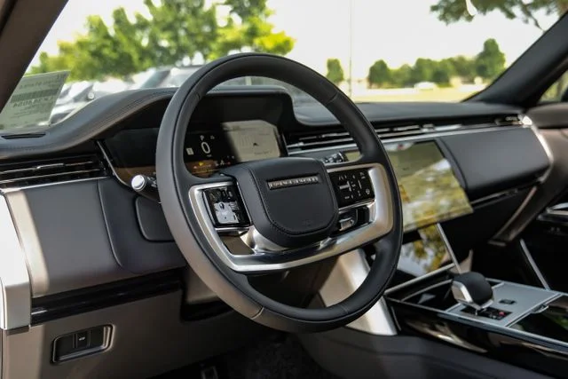 New 2026 Fuji White Land Rover SE image 18