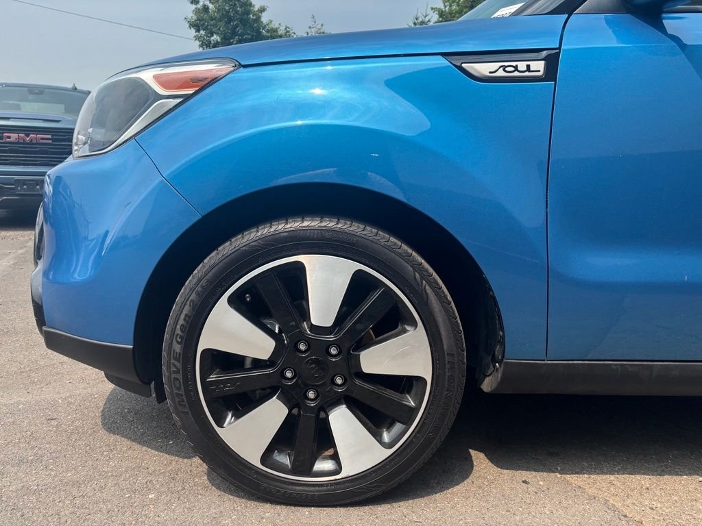 Used 2016 Blue Kia Plus image 6