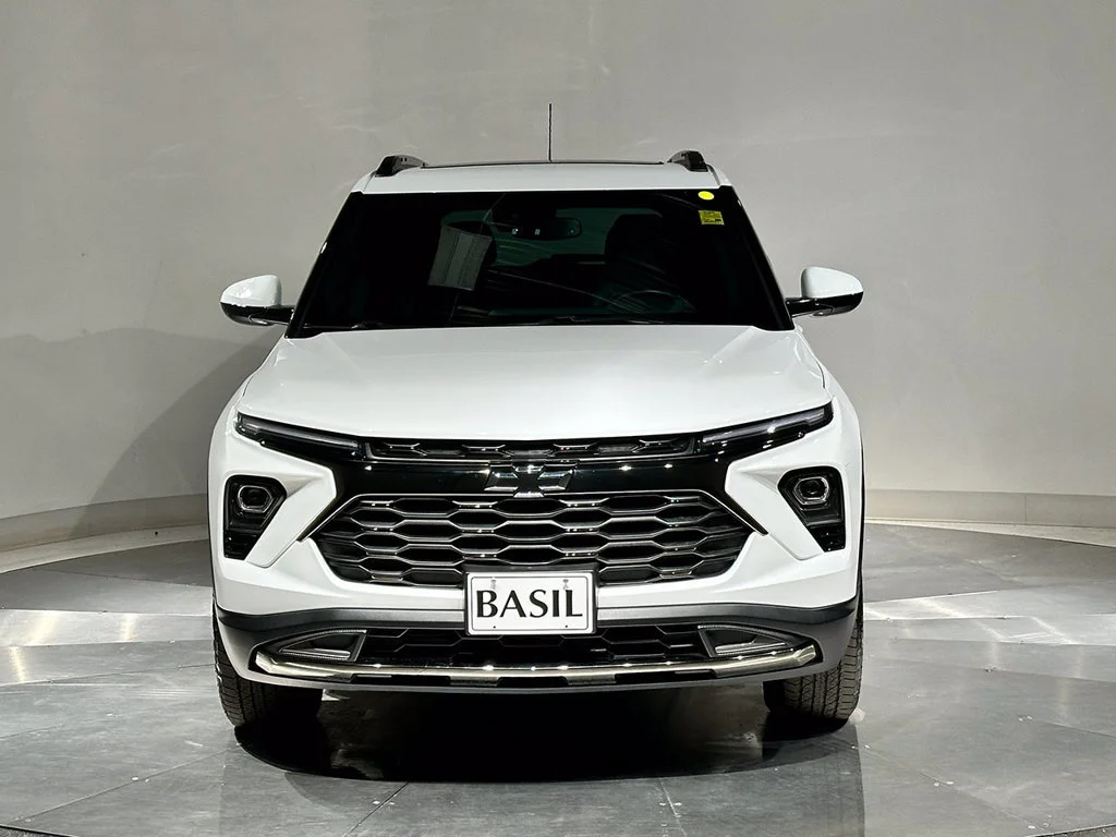 Used 2024 Summit White Chevrolet ACTIV image 9