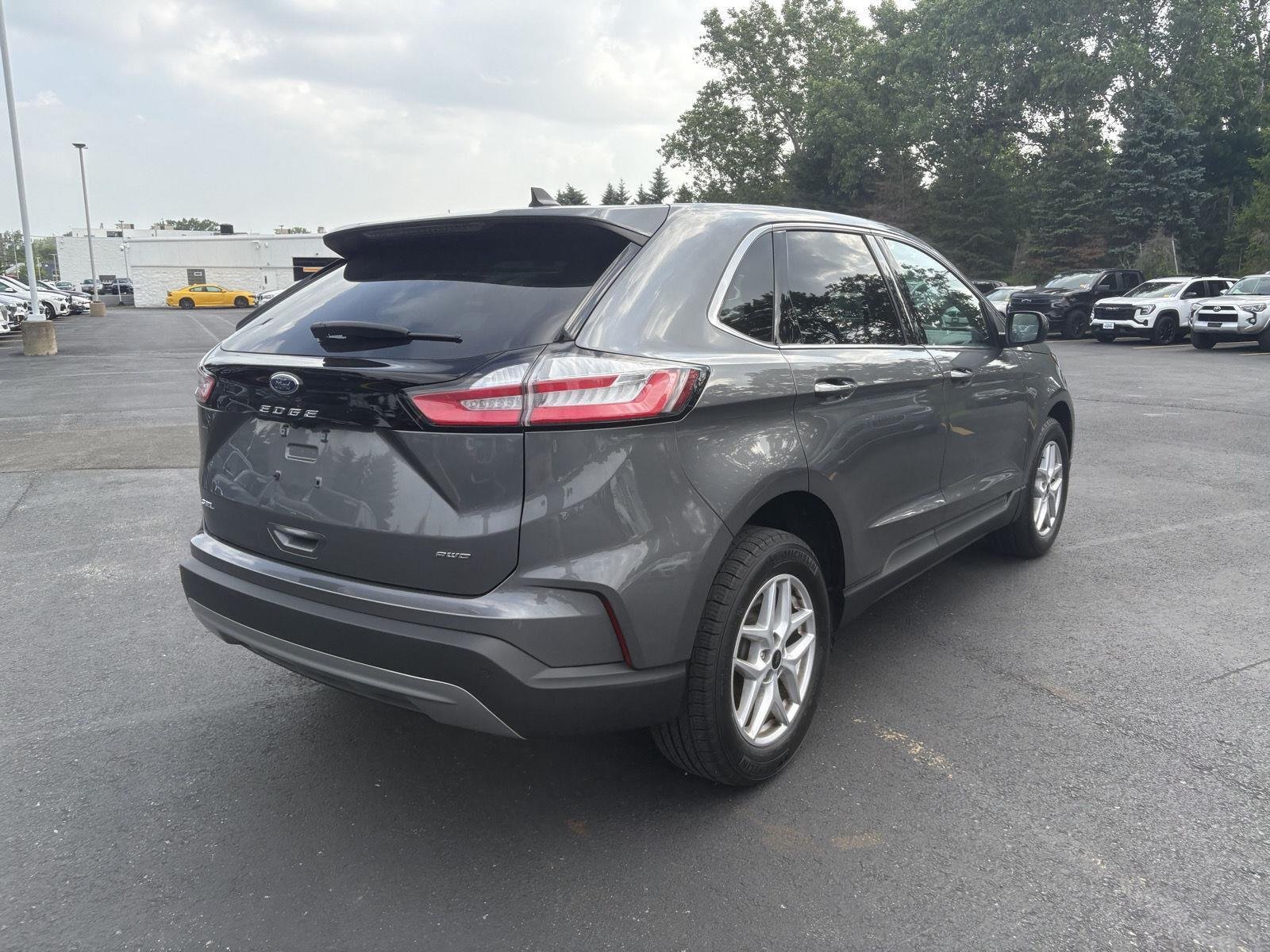 Used 2023 Carbonized Gray Ford SEL image 5