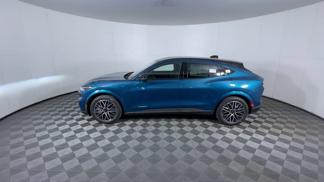 New 2026 Adriatic Blue Metallic Ford Premium image 5