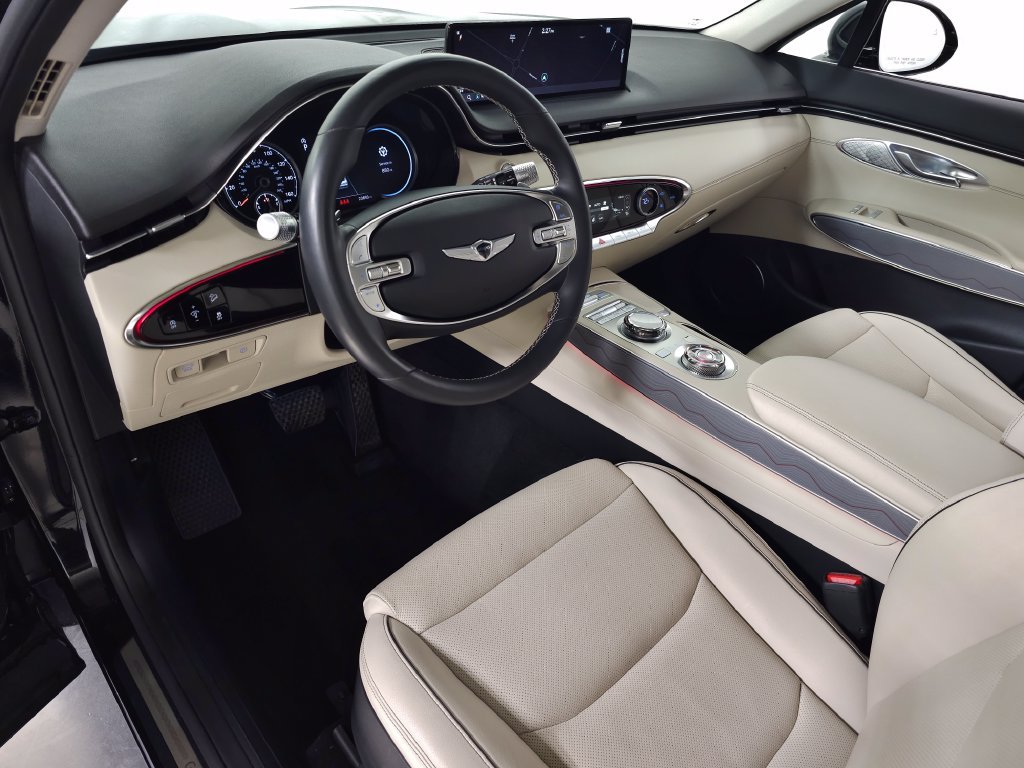 Used 2024 Black Genesis 2.5T Advanced image 15