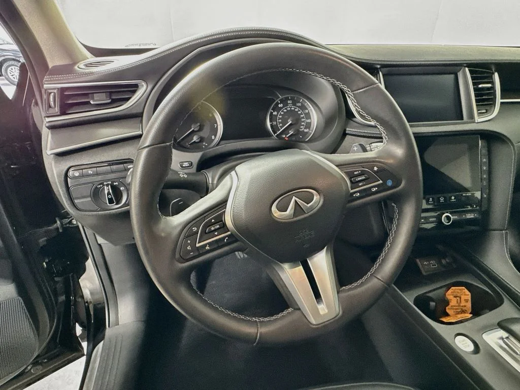 Certified Used 2023 Black INFINITI LUXE image 14