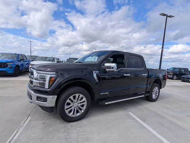 2025 Ford F-150 Lariat - Photo 4