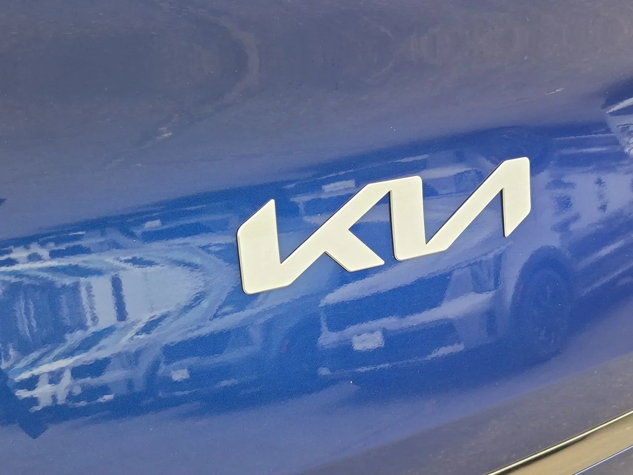 Certified Used 2022 Yacht Blue Kia GT-Line image 32