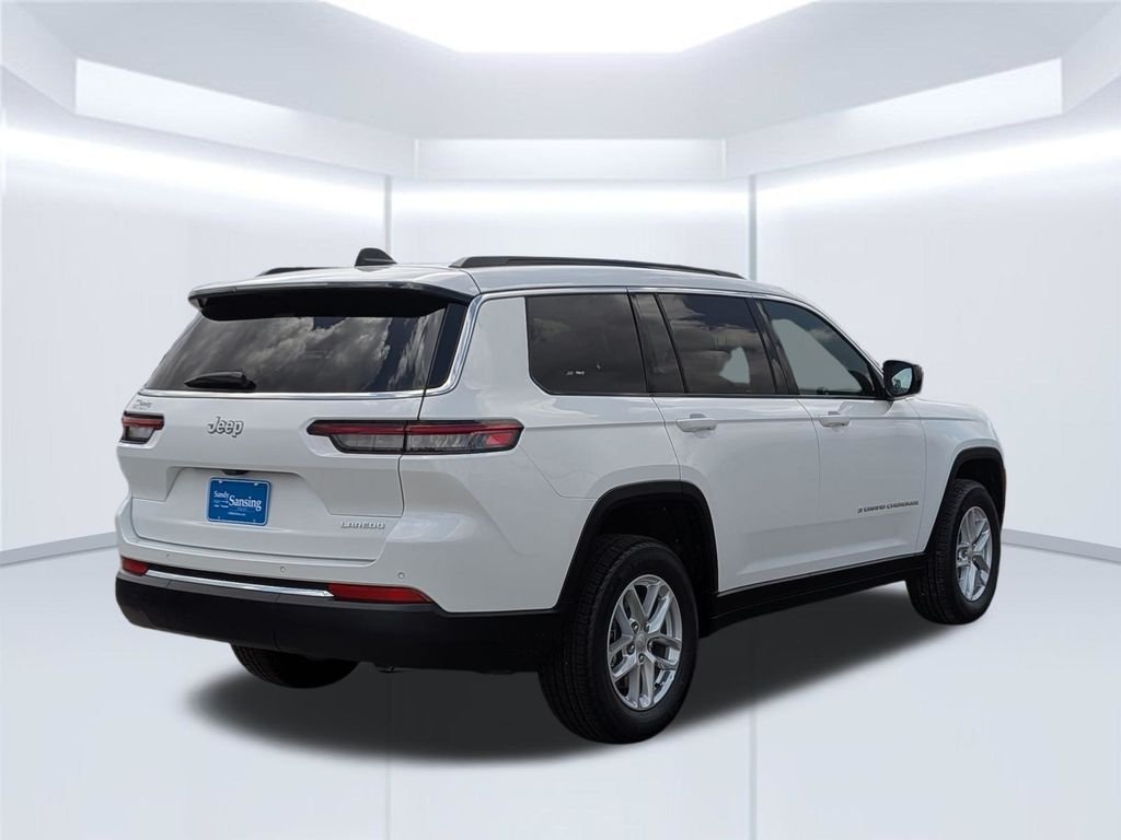 New 2026 Bright White Clear-Coat Exterior Paint Jeep Laredo image 7
