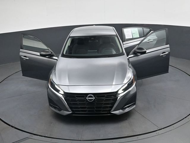 Used 2024 Gray Nissan 2.5 SV image 39