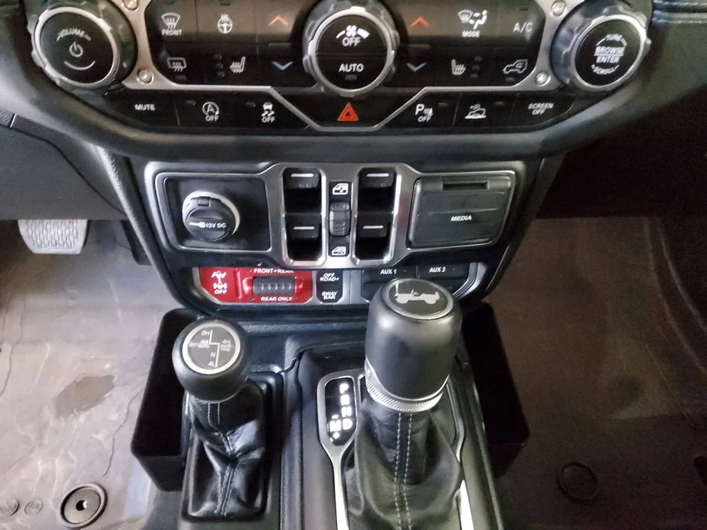 Used 2024 Gray Jeep Rubicon X image 29