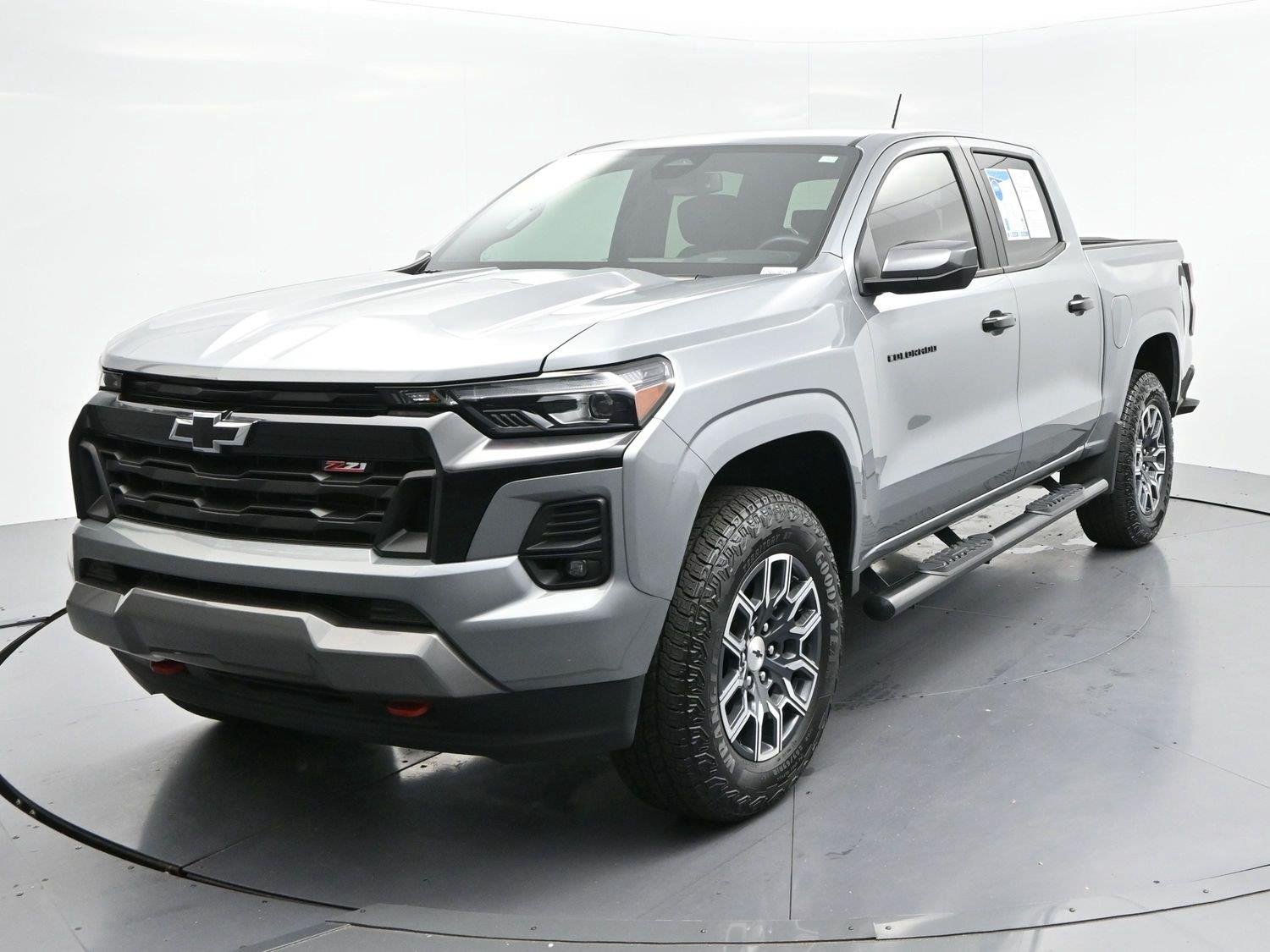 Used 2025 Sterling Gray Metallic Chevrolet Z71 image 3