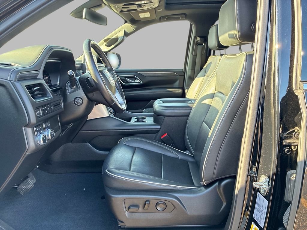 Used 2022 Black GMC SLT image 25