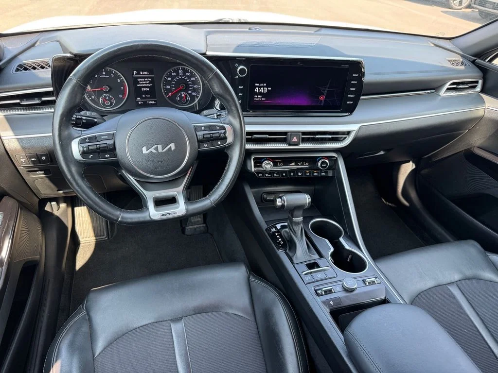 Used 2024 White Kia GT-Line image 14